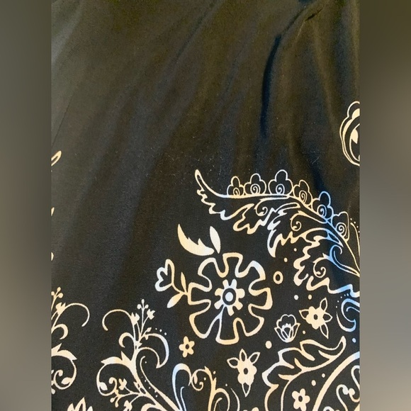 Apt. 9 Black & White Comfort Stretch Blouse, [Sz PXL] **FLAW NOTED** - Picture 3 of 9